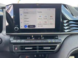 2025 Toyota Camry SE |