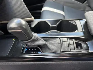 2025 Toyota Camry SE |