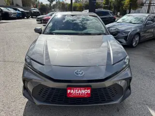 2025 Toyota Camry SE |