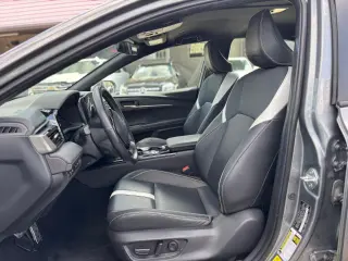 2025 Toyota Camry SE |