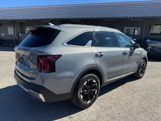 2024 Kia Sorento S 2WD