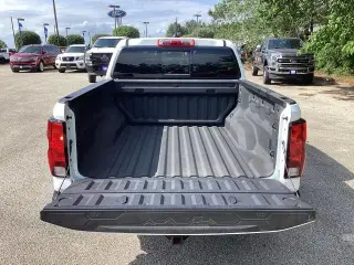Chevrolet Colorado 2025 4x2 Work Truck 4dr Crew Cab 5 ft. SB