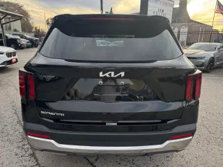 2024 Kia Sorento S 2WD
