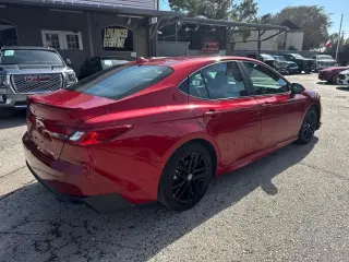 2025 Toyota Camry Hybrid SE