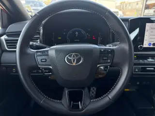 2025 Toyota Camry Hybrid SE