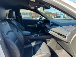 2024 Cadillac XT4 Premium Luxury AWD