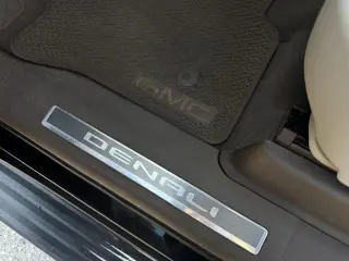 2021 GMC Yukon Denali 2WD