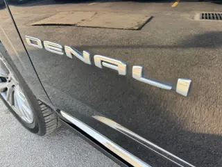 2021 GMC Yukon Denali 2WD