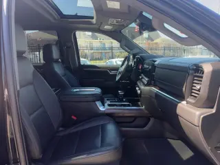 2022 GMC Sierra 1500 SLT Crew Cab 4WD