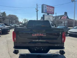 2022 GMC Sierra 1500 SLT Crew Cab 4WD
