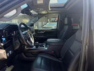 2022 GMC Sierra 1500 SLT Crew Cab 4WD