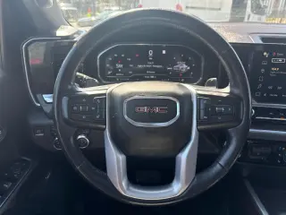 2022 GMC Sierra 1500 SLT Crew Cab 4WD