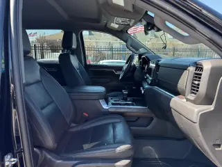 2023 GMC Sierra 1500 SLT Crew Cab 4WD