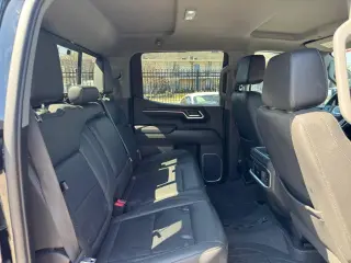2023 GMC Sierra 1500 SLT Crew Cab 4WD