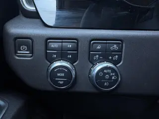 2023 GMC Sierra 1500 SLT Crew Cab 4WD