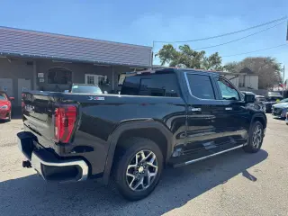 2023 GMC Sierra 1500 SLT Crew Cab 4WD