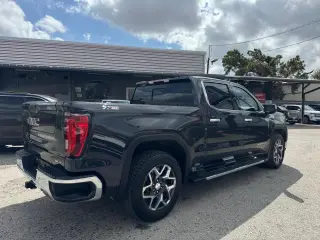 2023 GMC Sierra 1500 SLT Crew Cab 4WD