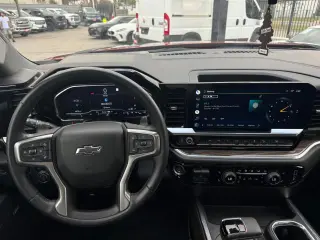2022 Chevrolet Silverado 1500 RST Crew Cab 4WD