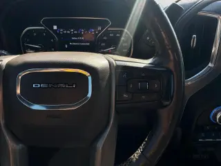 2020 GMC Sierra 2500HD Denali Crew Cab 4WD