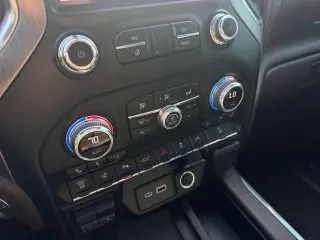 2020 GMC Sierra 2500HD Denali Crew Cab 4WD