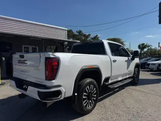2020 GMC Sierra 2500HD Denali Crew Cab 4WD