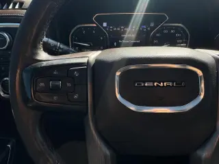 2020 GMC Sierra 2500HD Denali Crew Cab 4WD