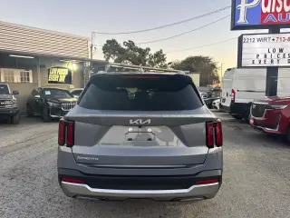 2024 Kia Sorento S 2WD