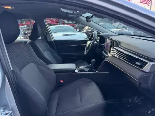 2025 Toyota Camry Hybrid LE