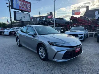 2025 Toyota Camry Hybrid LE