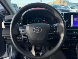 2025 Toyota Camry Hybrid LE