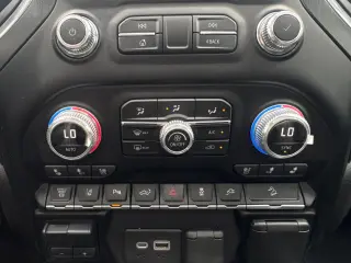 2020 GMC Sierra 2500HD AT4 Crew Cab Long Box 4WD