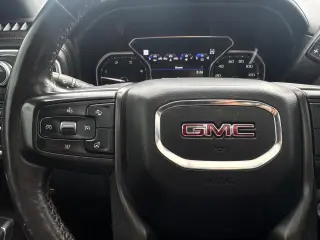 2020 GMC Sierra 2500HD AT4 Crew Cab Long Box 4WD