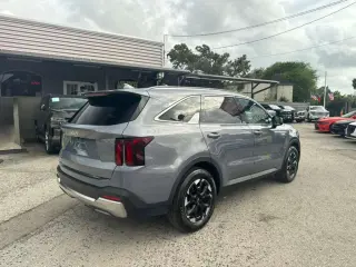 2024 Kia Sorento S 2WD