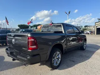 2022 RAM 1500 Laramie Crew Cab SWB 4WD