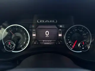 2022 RAM 1500 Big Horn Crew Cab SWB 4WD