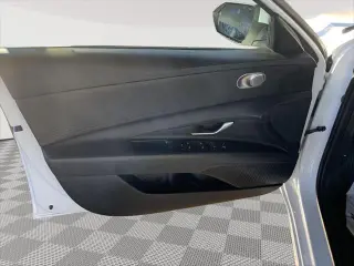 Hyundai ELANTRA 2025 SE 4dr Sedan