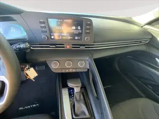 Hyundai ELANTRA 2025 SE 4dr Sedan