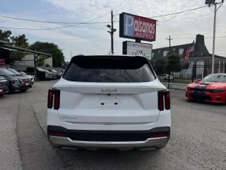 2024 Kia Sorento S 2WD