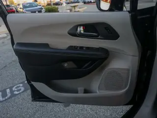 Chrysler Pacifica Plug-In Hybrid 2024 Road Tripper 4dr Mini-Van
