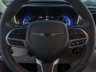 Chrysler Pacifica Plug-In Hybrid 2024 Road Tripper 4dr Mini-Van