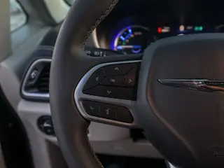 Chrysler Pacifica Plug-In Hybrid 2024 Road Tripper 4dr Mini-Van
