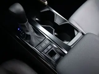 Toyota Camry 2025 SE 4dr Sedan