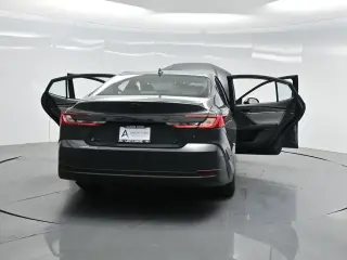 Toyota Camry 2025 SE 4dr Sedan