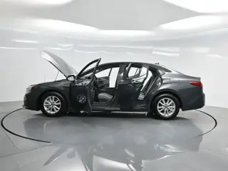 Toyota Camry 2025 SE 4dr Sedan