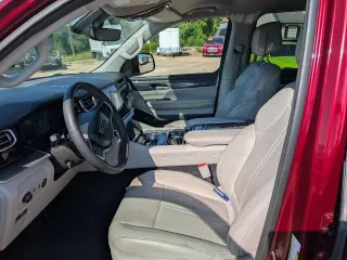 2022 Jeep Wagoneer