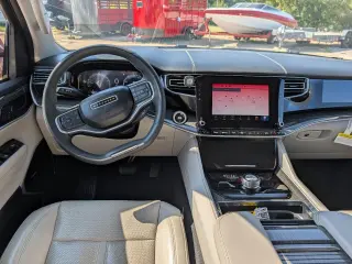 2022 Jeep Wagoneer