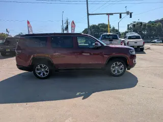 2022 Jeep Wagoneer