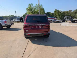 2022 Jeep Wagoneer