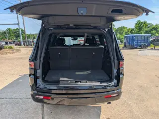 2023 Jeep Wagoneer