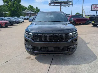 2023 Jeep Wagoneer